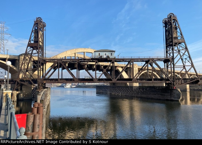 Chicago Great Western RR lift bridge - St Paul MN 2023 